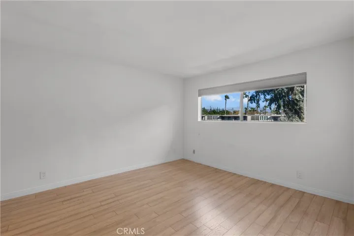 18547 Collins Street B22, Tarzana, California 91356