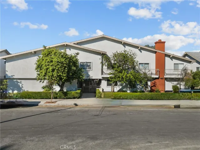 18547 Collins Street B22, Tarzana, California 91356