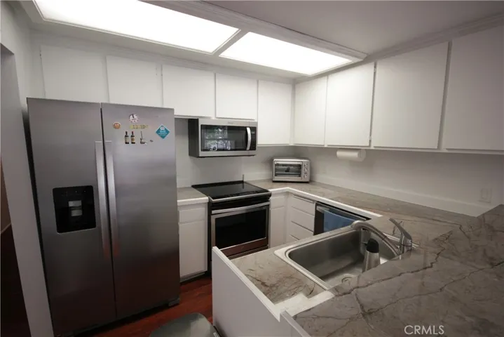 9128 Marina Pacifica Drive N, Long Beach, California 90803