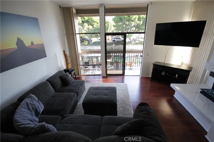 9128 Marina Pacifica Drive N, Long Beach, California 90803