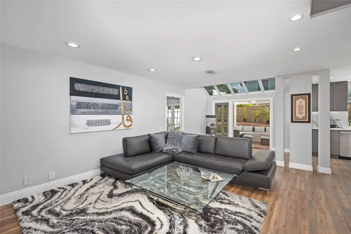 10 Vispera, Irvine, California 92620