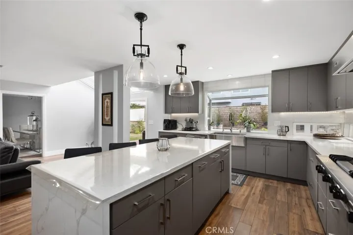 10 Vispera, Irvine, California 92620