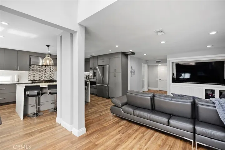 10 Vispera, Irvine, California 92620