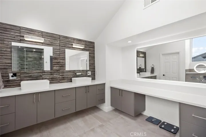 10 Vispera, Irvine, California 92620