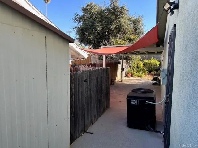 Gardem Shed off garage