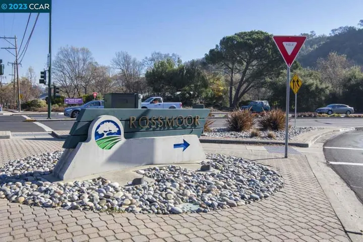 Entrance to Rossmoor