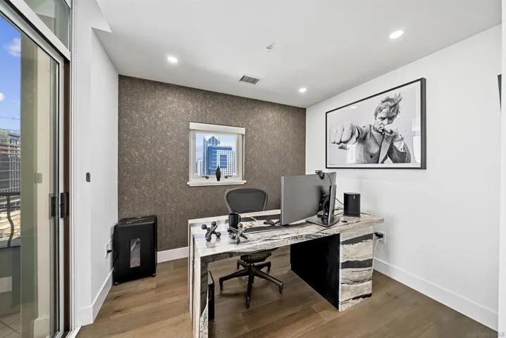 700 W Harbor Drive 1704, San Diego, California 92101