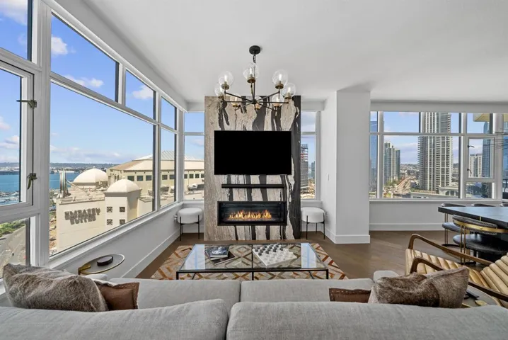 700 W Harbor Drive 1704, San Diego, California 92101