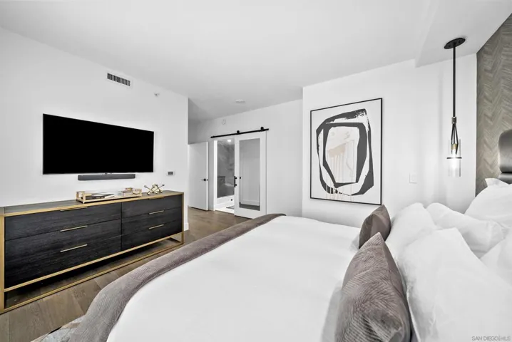 700 W Harbor Drive 1704, San Diego, California 92101