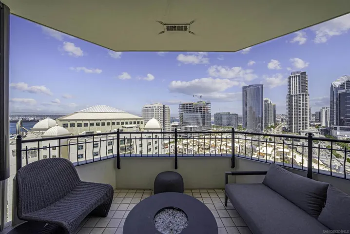 700 W Harbor Drive 1704, San Diego, California 92101