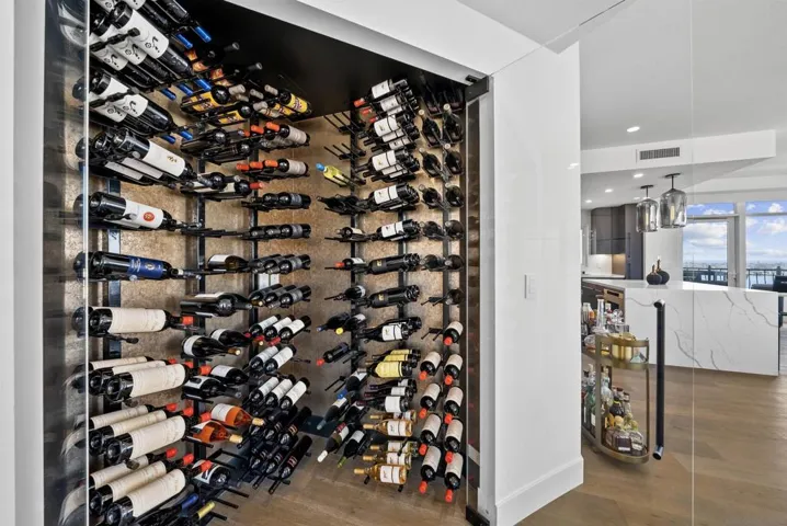 700 W Harbor Drive 1704, San Diego, California 92101
