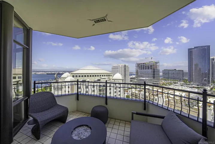 700 W Harbor Drive 1704, San Diego, California 92101