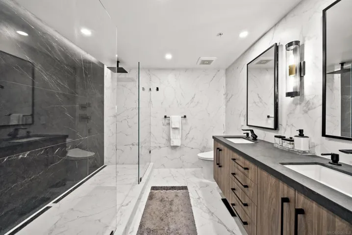 700 W Harbor Drive 1704, San Diego, California 92101