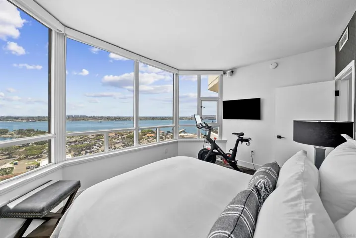 700 W Harbor Drive 1704, San Diego, California 92101