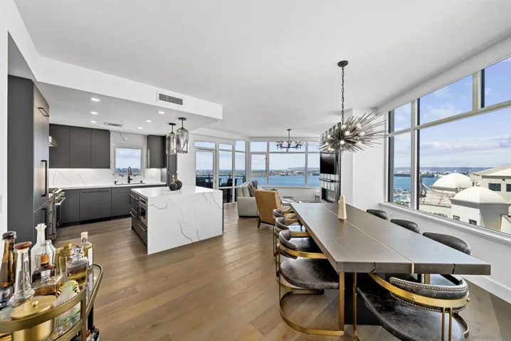 700 W Harbor Drive 1704, San Diego, California 92101