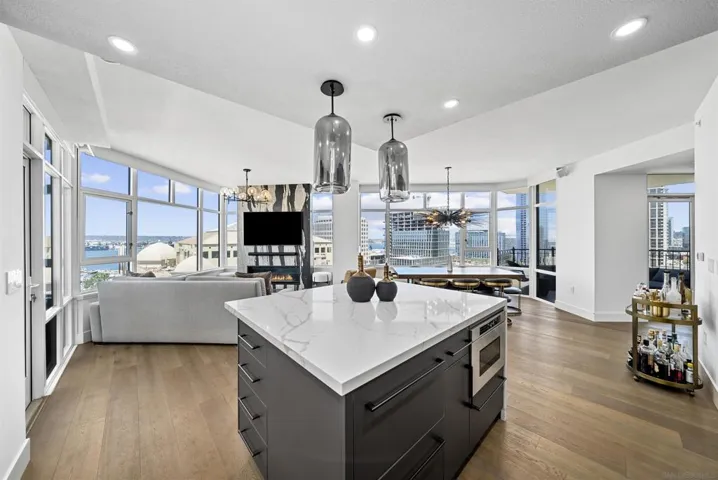 700 W Harbor Drive 1704, San Diego, California 92101