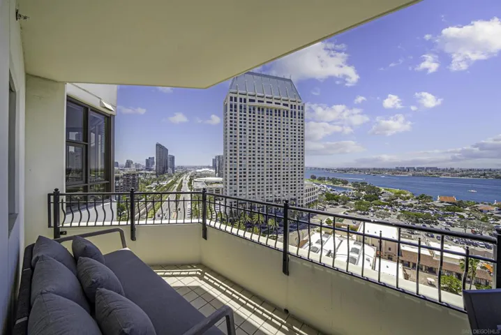 700 W Harbor Drive 1704, San Diego, California 92101