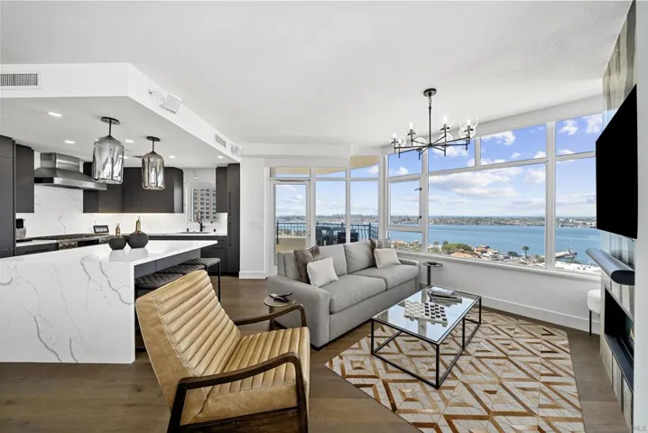 700 W Harbor Drive 1704, San Diego, California 92101