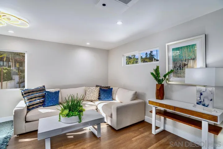 364 San Elijo St., Point Loma, California 92106