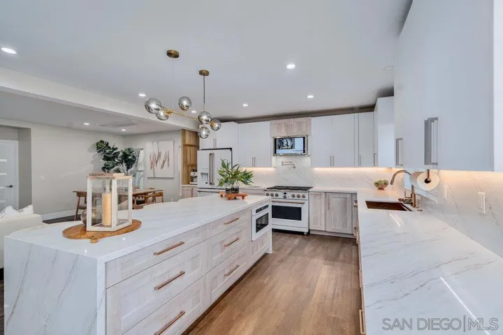 364 San Elijo St., Point Loma, California 92106