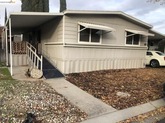 2621 Prescott Road, Modesto, California 95350