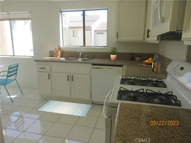 9960 Owensmouth Avenue 15, Chatsworth, California 91311