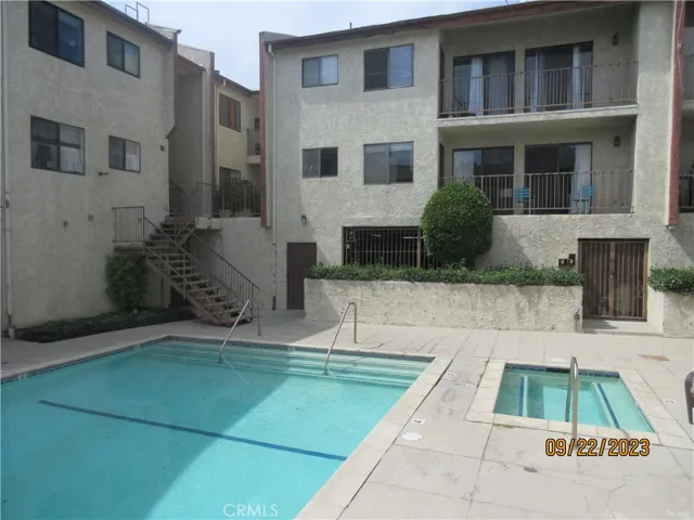 9960 Owensmouth Avenue 15, Chatsworth, California 91311