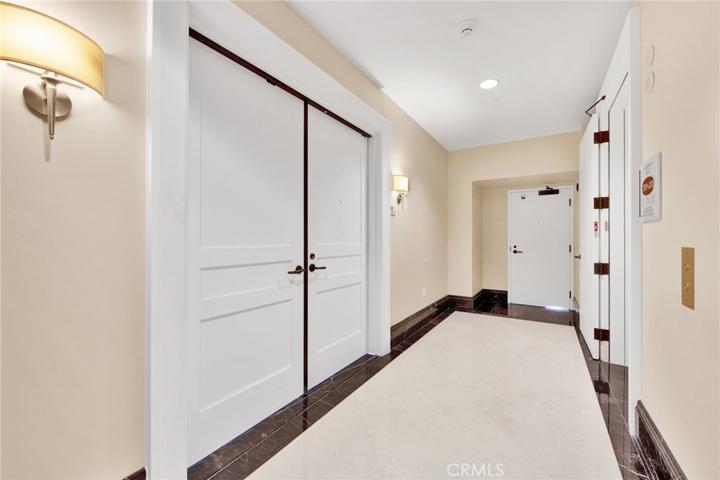 1 W Century Dr Unit 17A, Los Angeles, California 90067