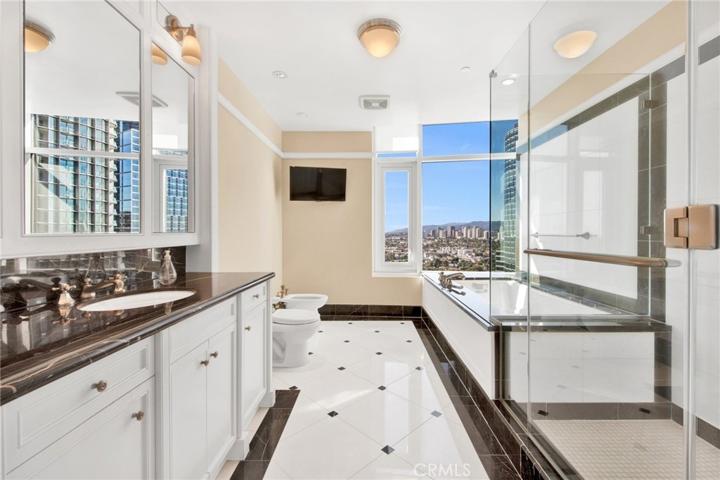 1 W Century Dr Unit 17A, Los Angeles, California 90067