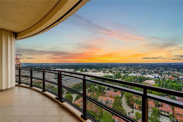 1 W Century Dr Unit 17A, Los Angeles, California 90067