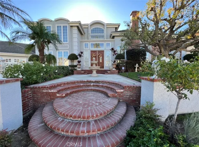 7460 E Hummingbird Circle, Anaheim Hills, California 92808