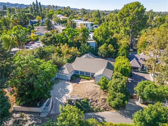 16755 Oak View Drive, Encino, California 91436