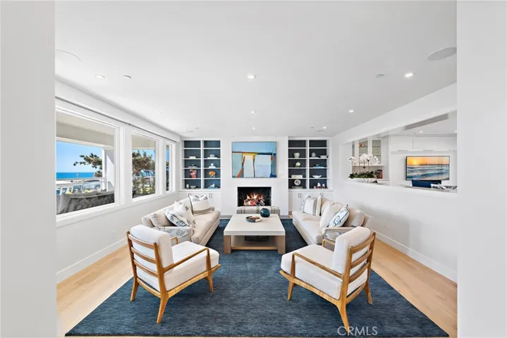 450 Cliff Drive, Laguna Beach, California 92651
