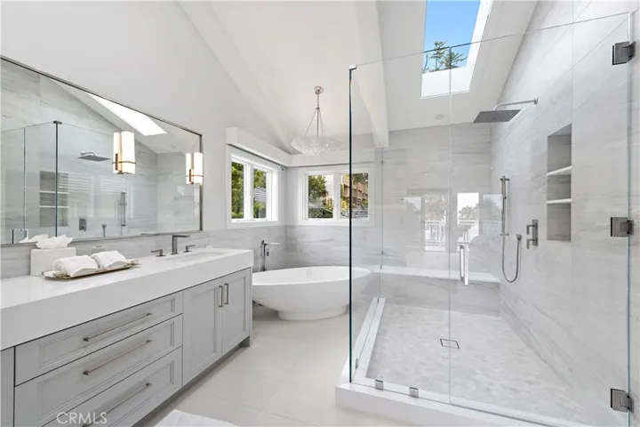 450 Cliff Drive, Laguna Beach, California 92651