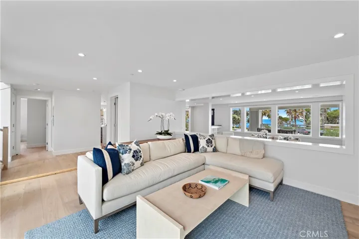 450 Cliff Drive, Laguna Beach, California 92651
