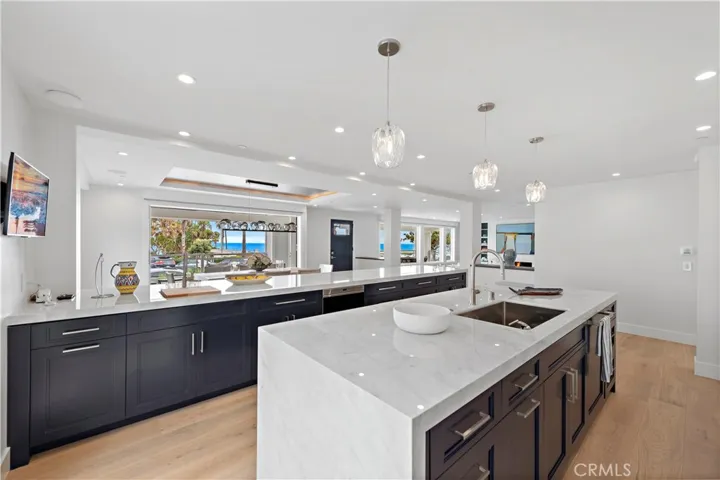 450 Cliff Drive, Laguna Beach, California 92651