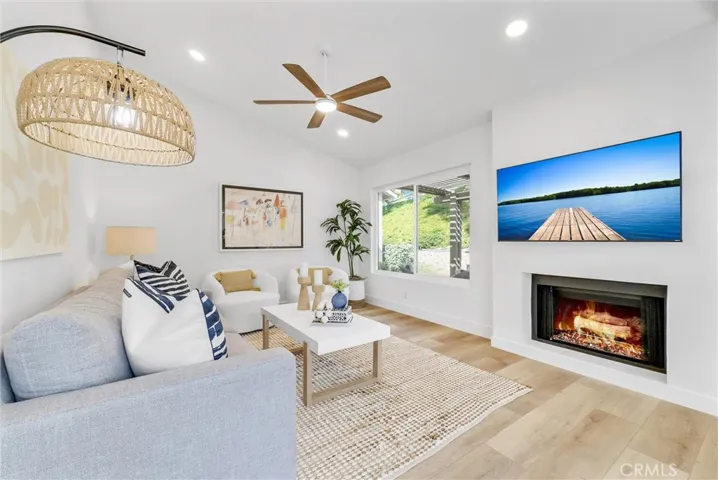 Modern fireplace treatment in living room