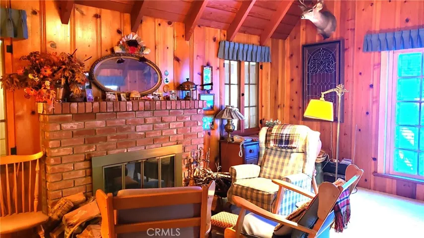 269 Hillside Road, Lake Arrowhead, California 92352