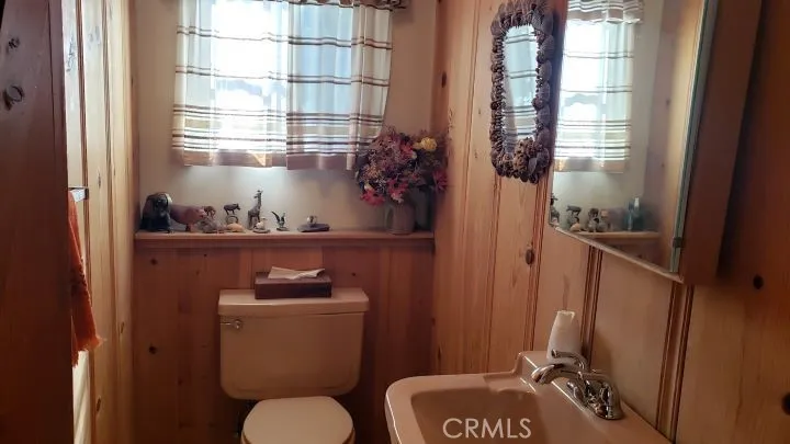 269 Hillside Road, Lake Arrowhead, California 92352