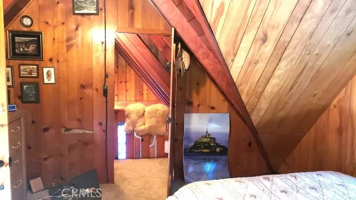 269 Hillside Road, Lake Arrowhead, California 92352