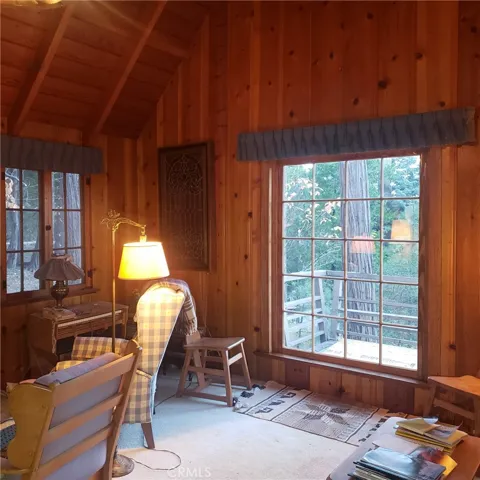 269 Hillside Road, Lake Arrowhead, California 92352