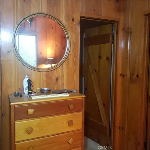 269 Hillside Road, Lake Arrowhead, California 92352