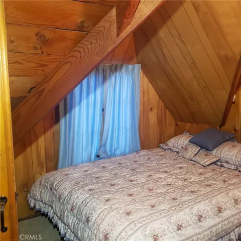 269 Hillside Road, Lake Arrowhead, California 92352