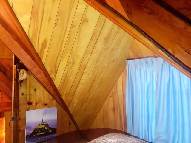 269 Hillside Road, Lake Arrowhead, California 92352