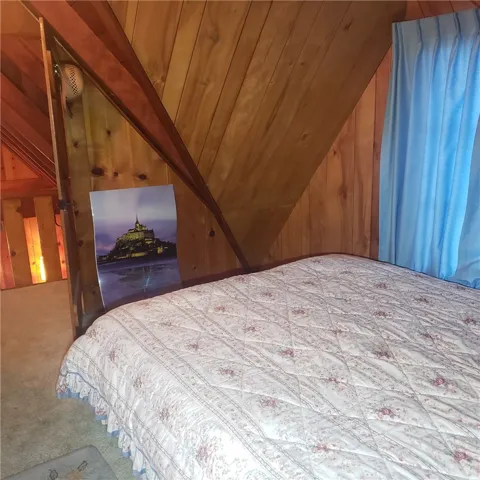 269 Hillside Road, Lake Arrowhead, California 92352