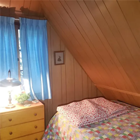 269 Hillside Road, Lake Arrowhead, California 92352