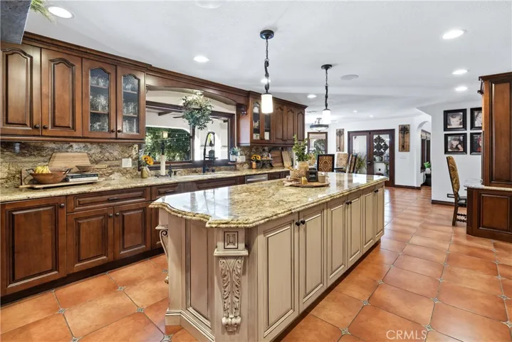 Kitchen toward the spacious breakfast nook.