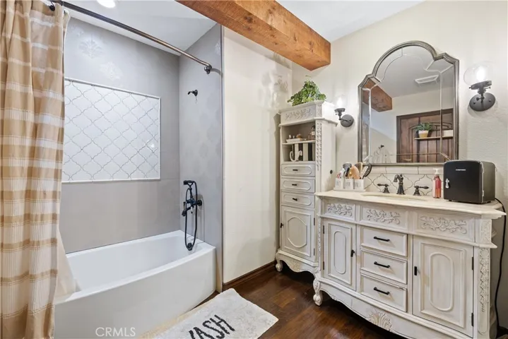 Ensuite bathroom.