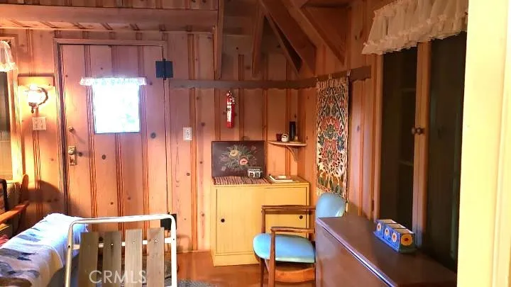 270 Hillside Road, Lake Arrowhead, California 92352