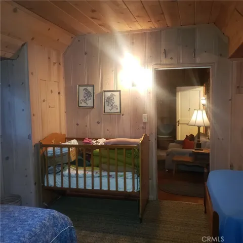 270 Hillside Road, Lake Arrowhead, California 92352